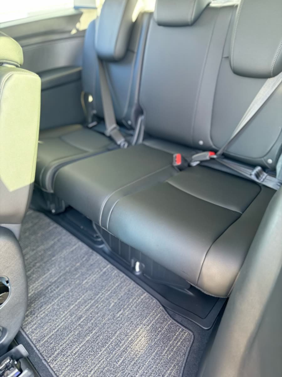 Honda Odyssey White — photo 6 of 8