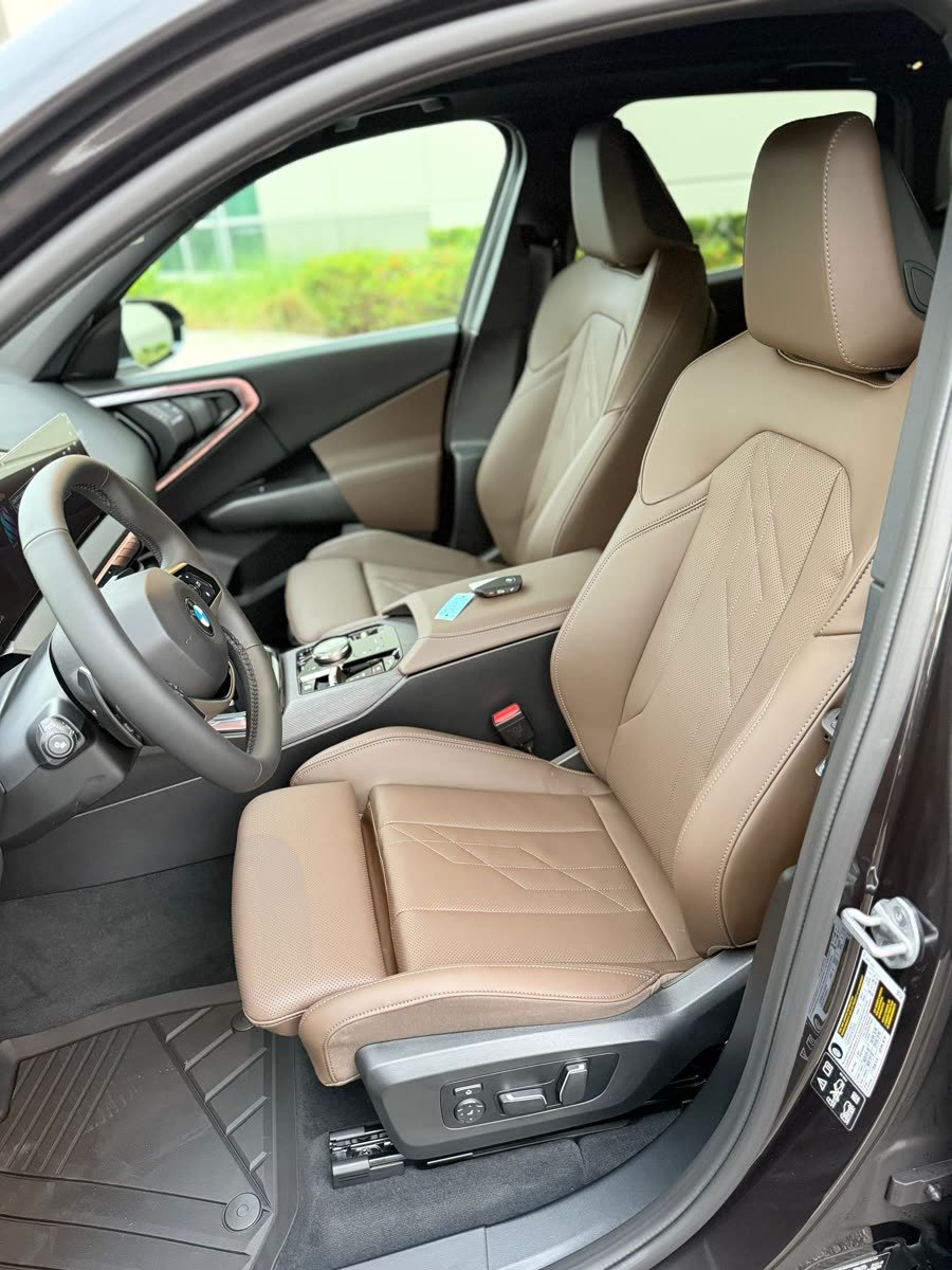 BMW X3 xDrive — photo 7 of 14