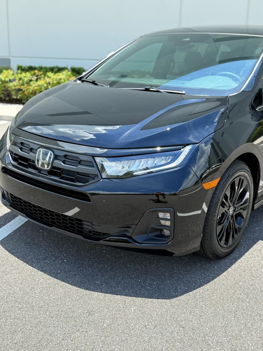 Honda Odyssey Sport Black — photo 2 of 10