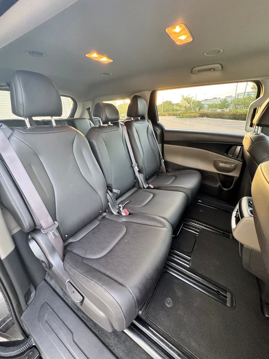 Kia Carnival New Look — photo 7 of 10
