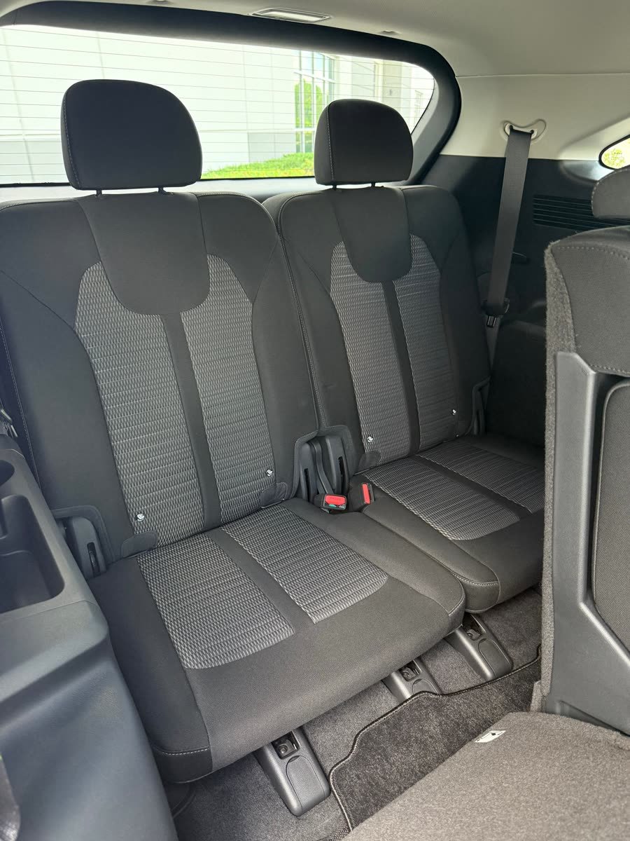 Kia Sorento LX White — photo 7 of 12