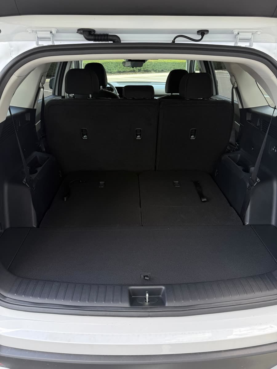 Kia Sorento LX White — photo 8 of 12
