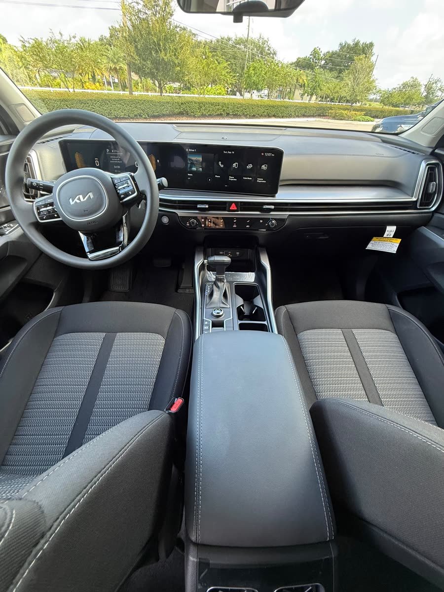 Kia Sorento LX White — photo 3 of 12