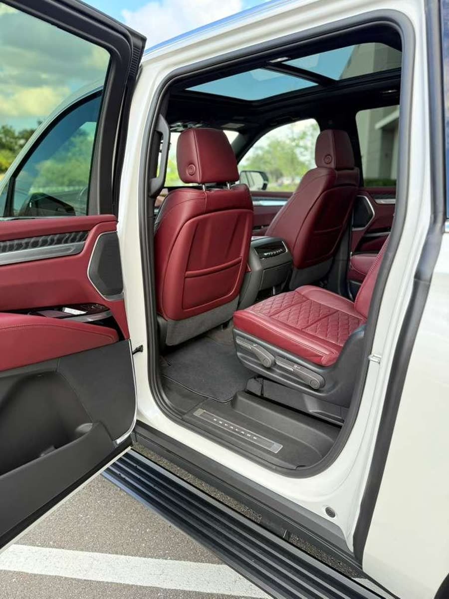 Cadillac Escalade ESV 2025 · red interior — photo 7 of 11