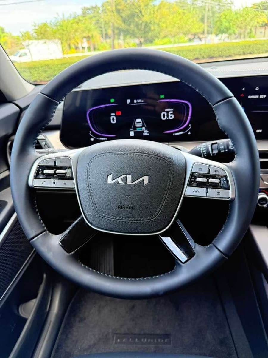 Kia Telluride LX — photo 7 of 10