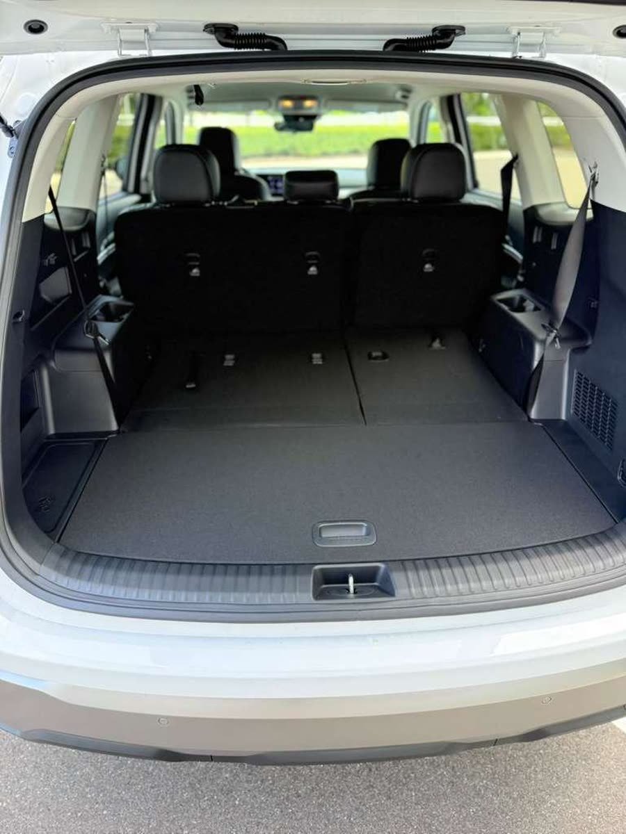 Kia Telluride LX — photo 3 of 10
