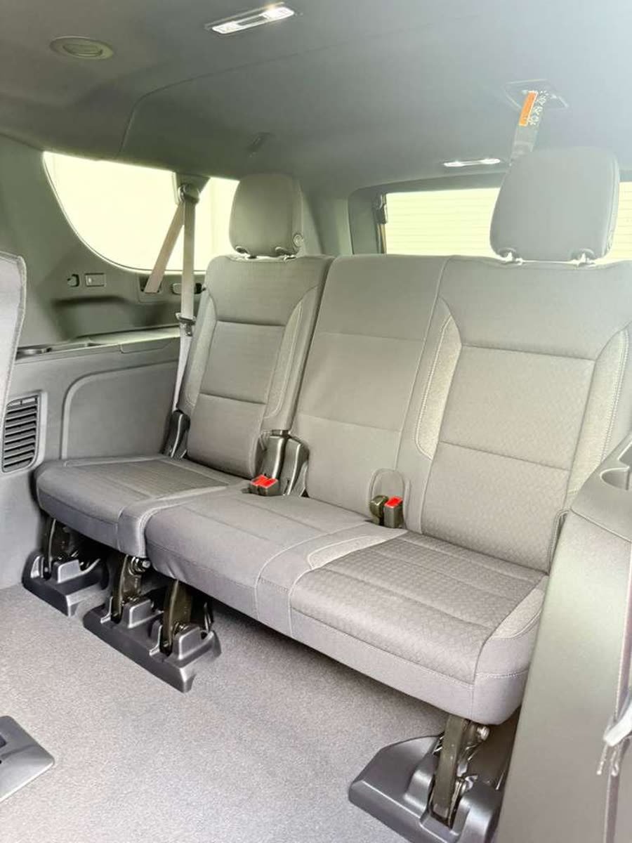 Chevrolet Suburban LS 2026 — photo 6 of 8