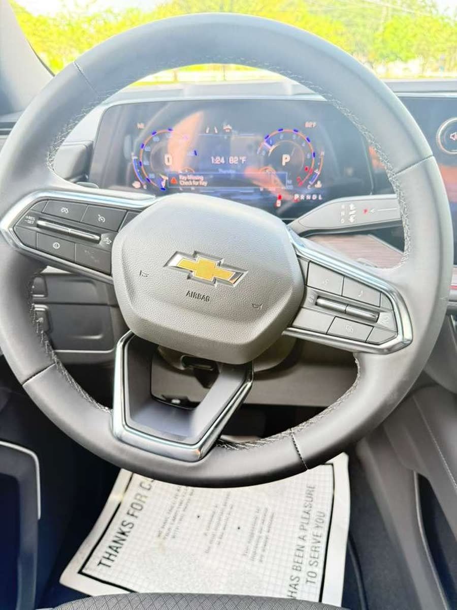 Chevrolet Suburban LS 2026 — photo 4 of 8