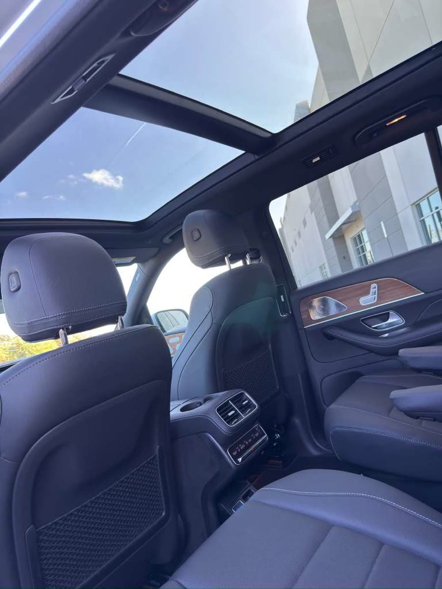 Mercedes-Benz GLS 450 — photo 8 of 16