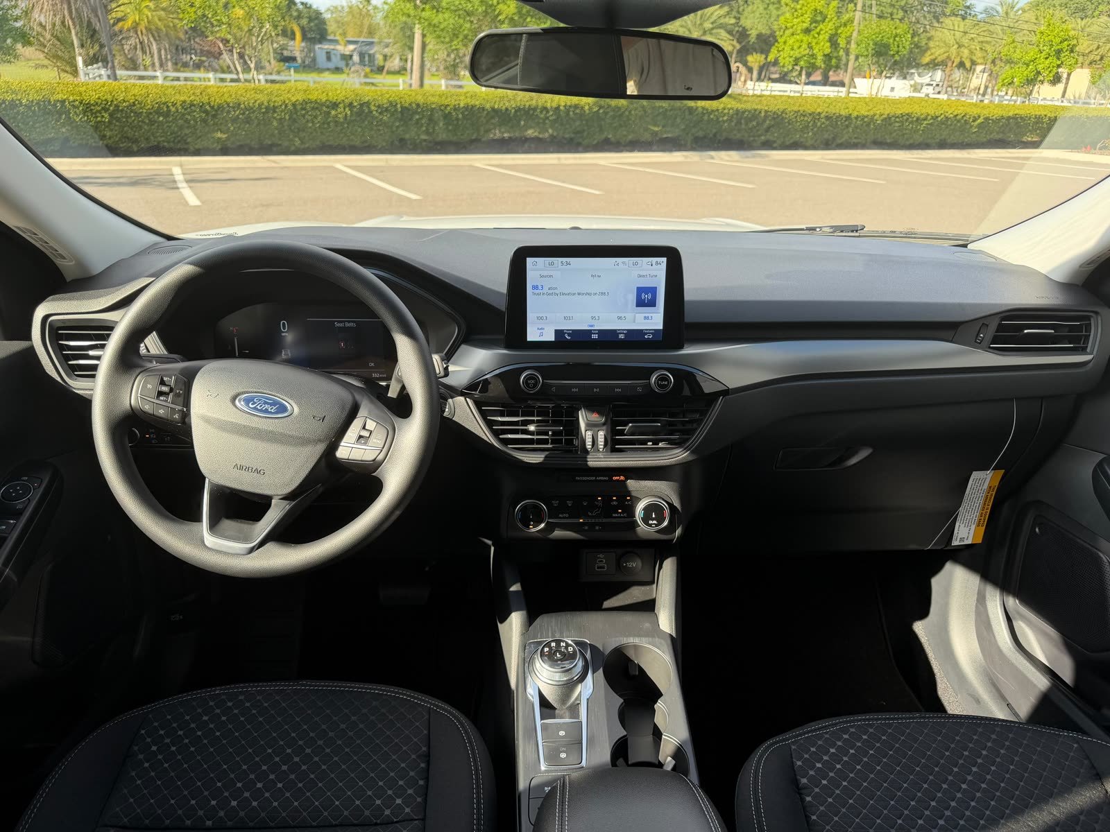 Ford Escape — photo 2 of 7