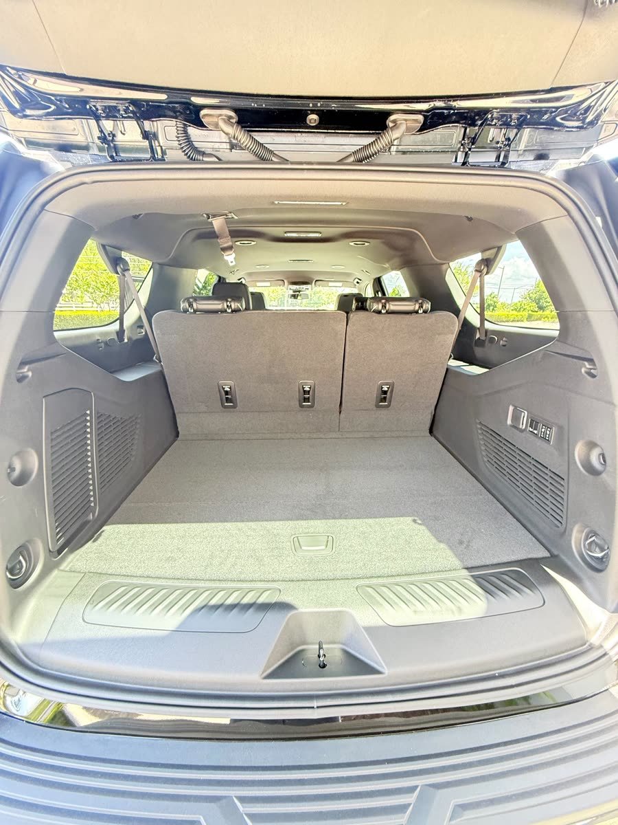 GMC Yukon XL Elevation — photo 6 of 9