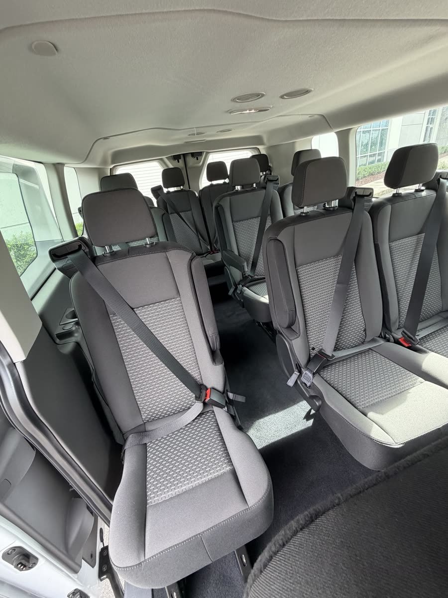 Ford Transit Passenger — photo 5 of 12