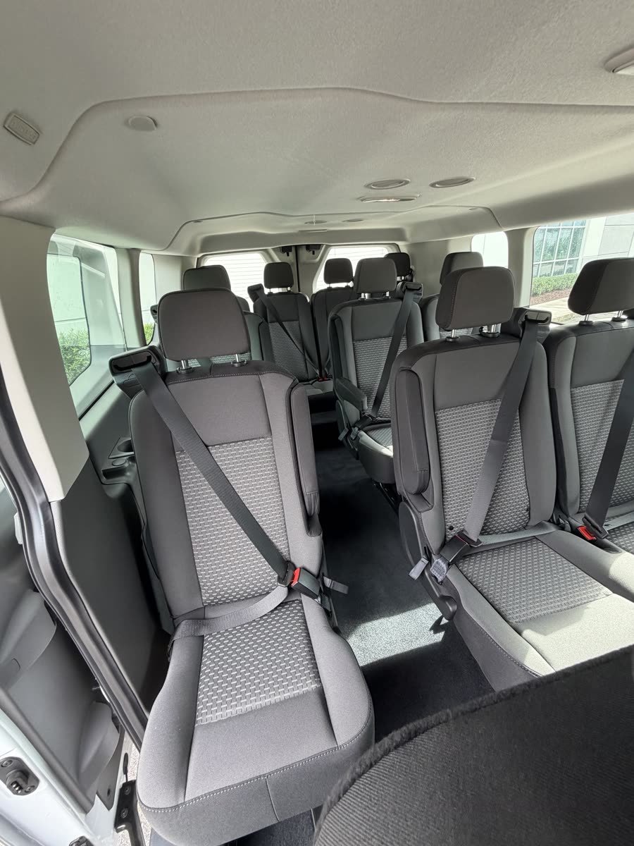 Ford Transit Passenger — photo 6 of 12