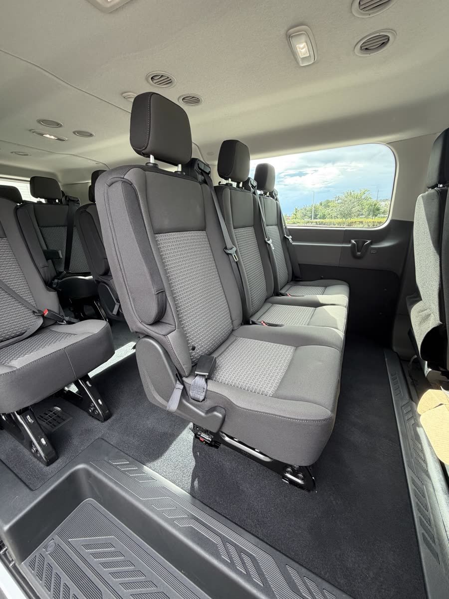 Ford Transit Passenger — photo 2 of 12