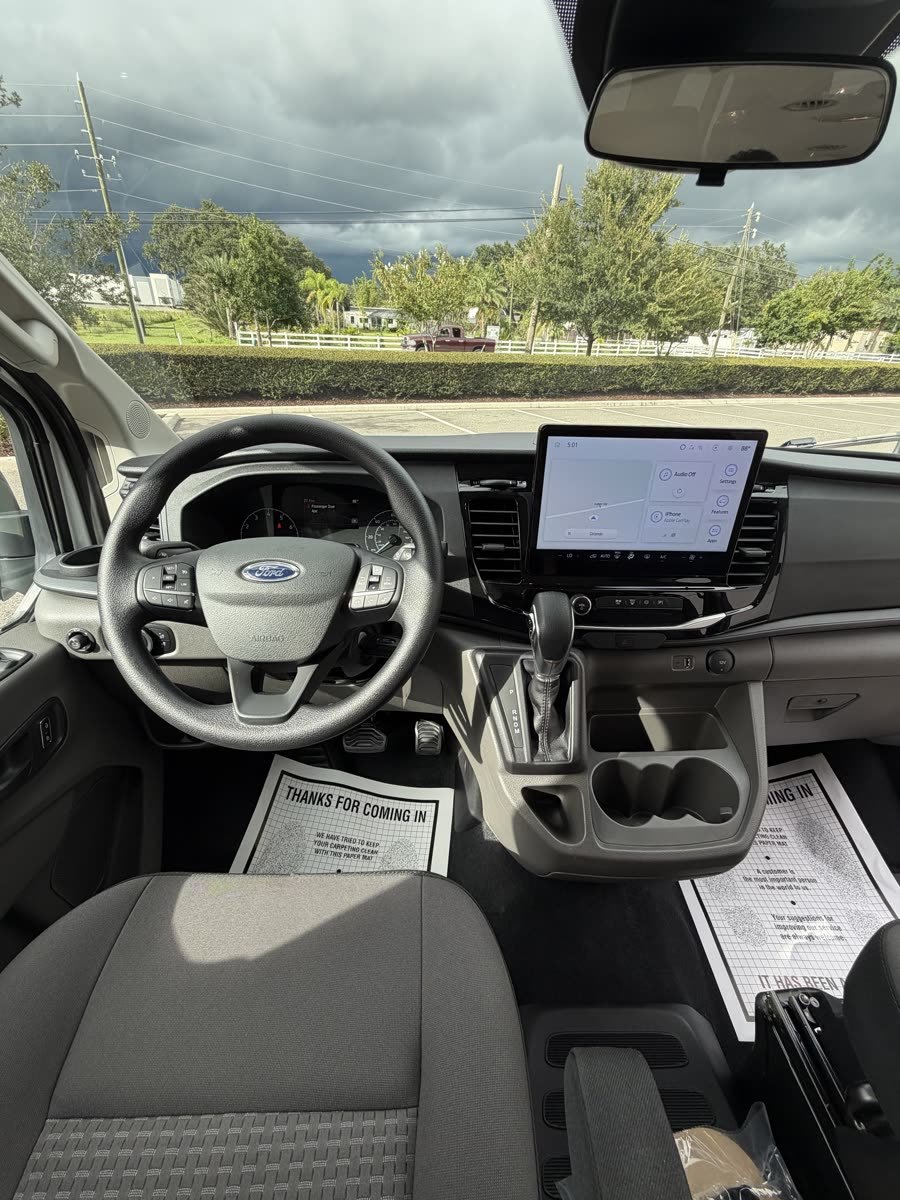 Ford Transit Passenger — photo 3 of 12