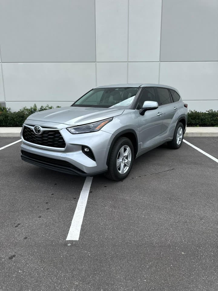 Toyota Highlander LE