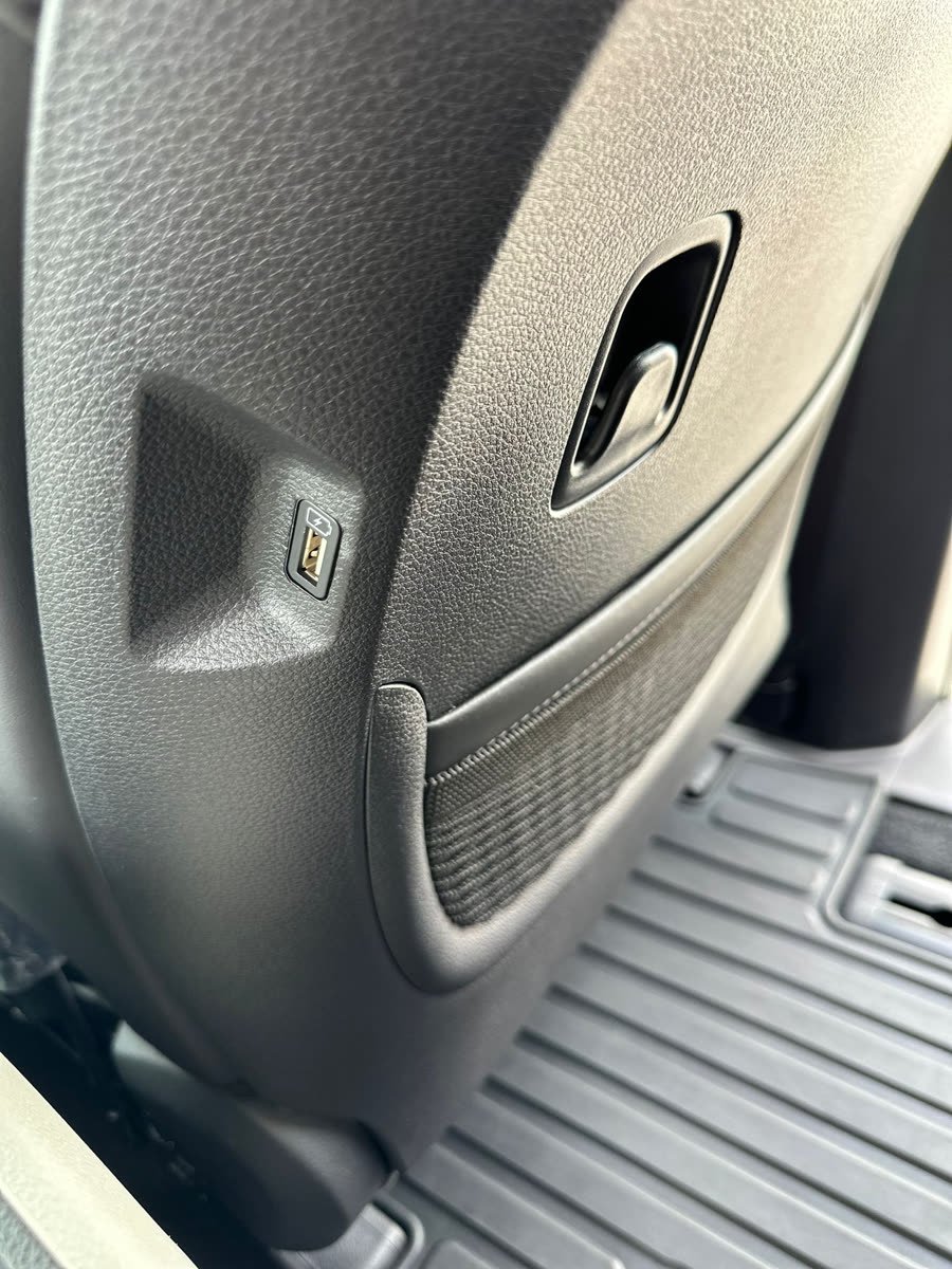 Kia Carnival Gray — photo 5 of 15
