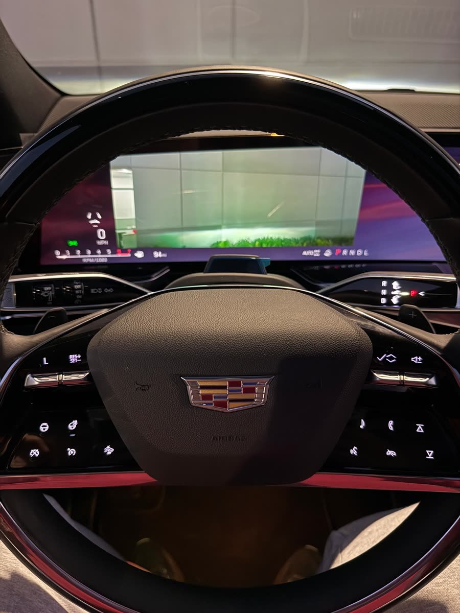 Cadillac Escalade ESV 2025 White — photo 3 of 14