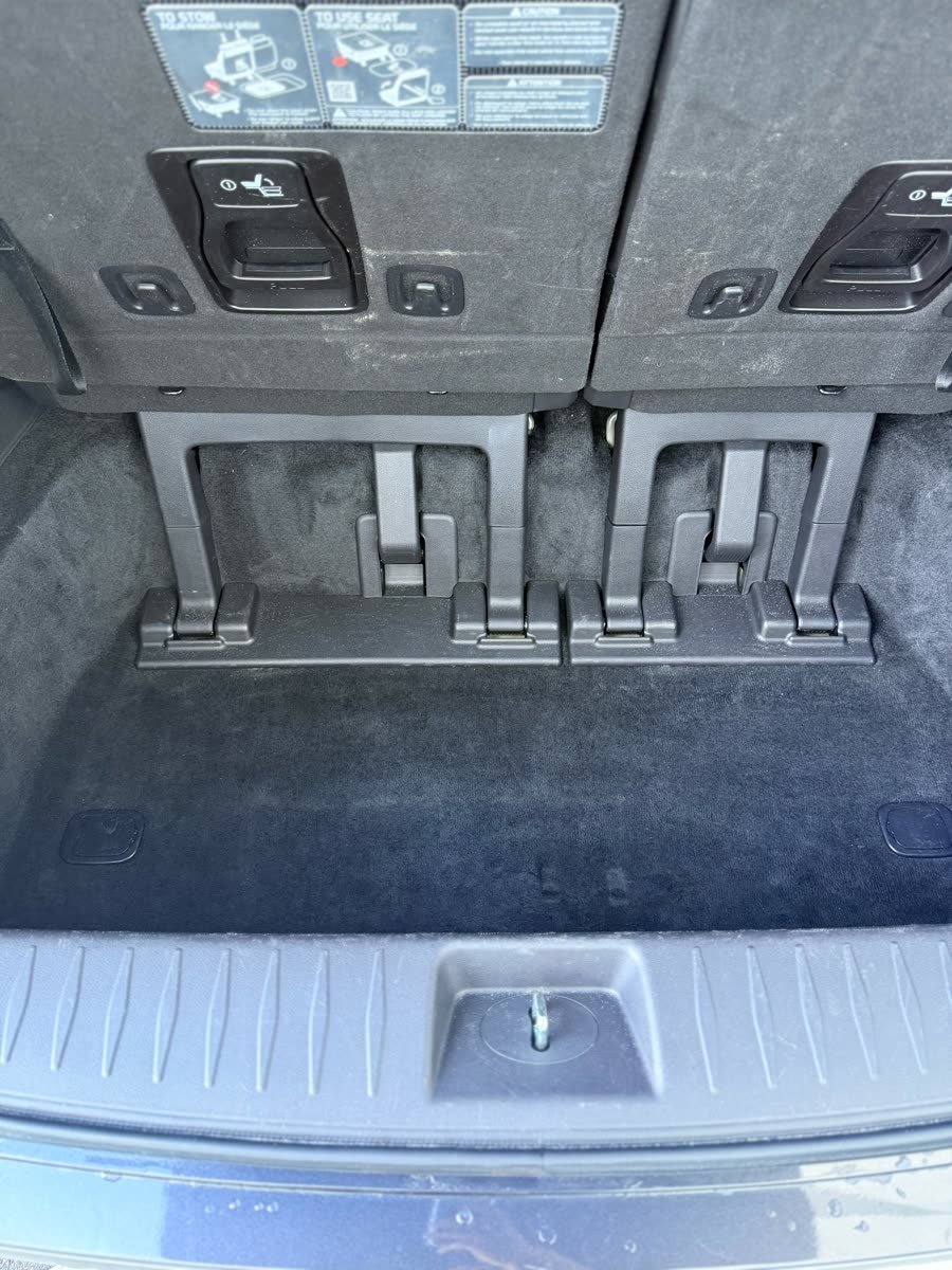 Kia Carnival Blue-Gray — photo 8 of 8