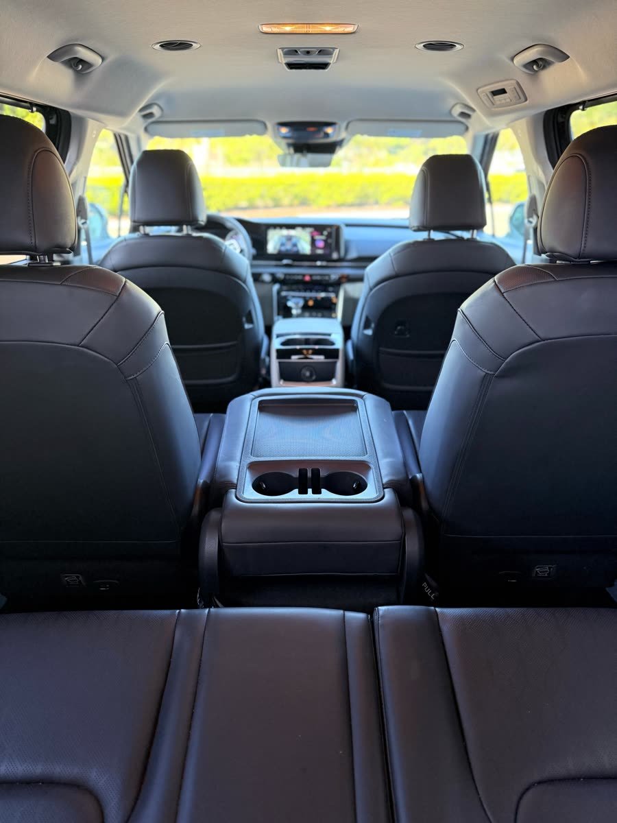 Kia Carnival Blue-Gray — photo 2 of 8